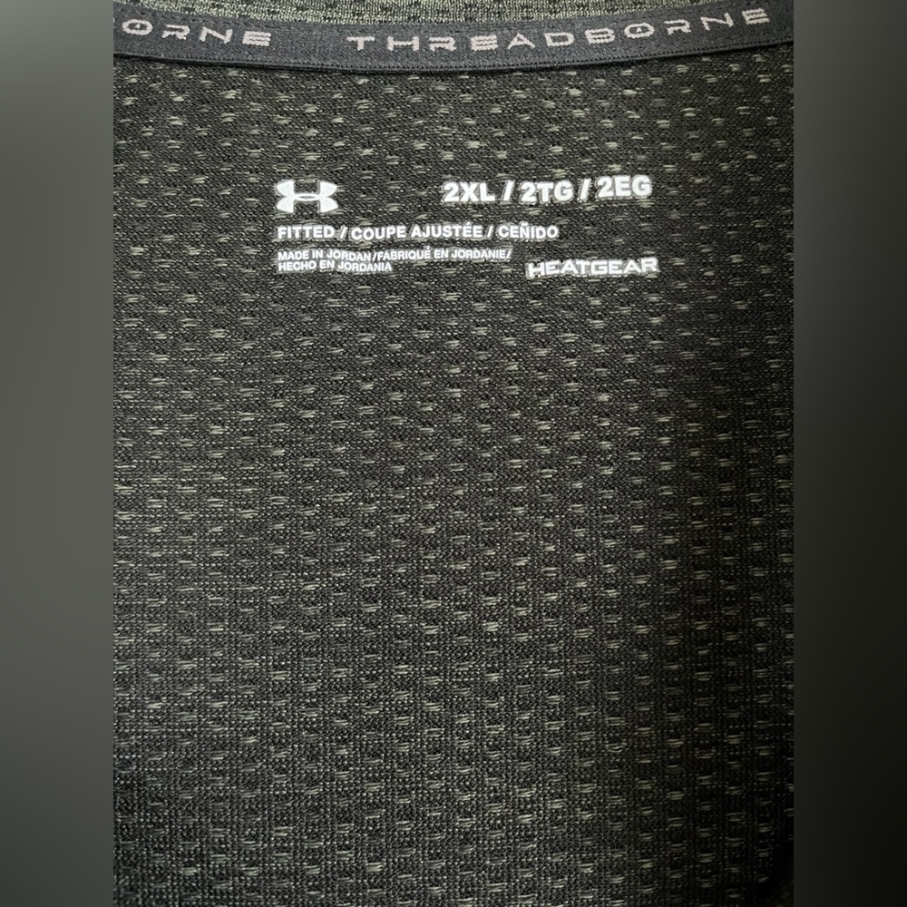 Men’s 2XL Under Armour pristine condition grey zip up. - Picture 4 of 9